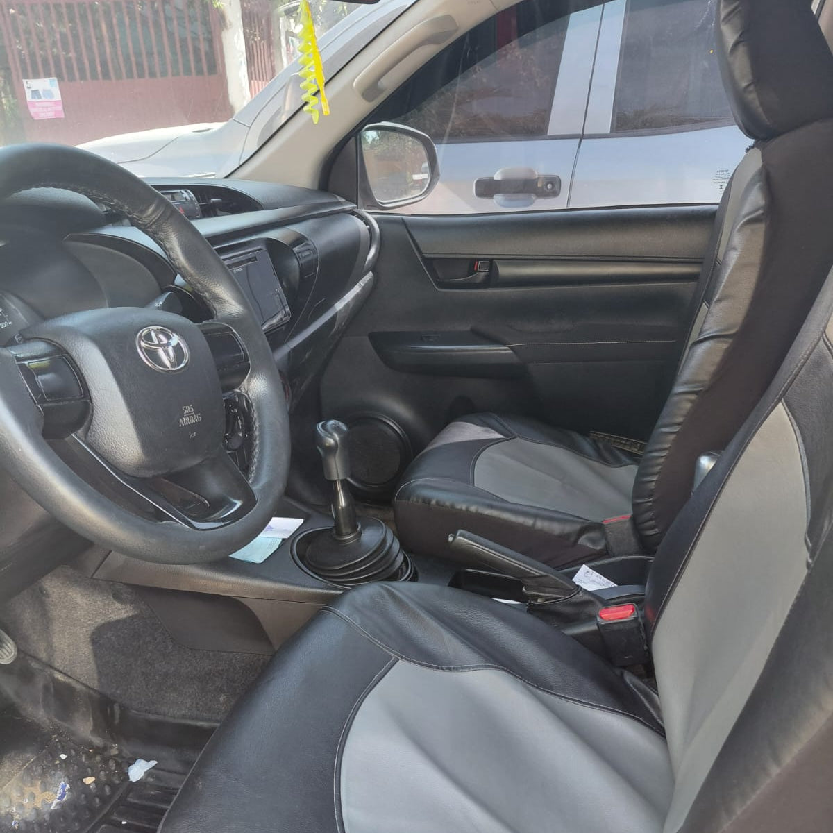TOYOTA HILUX 2023
