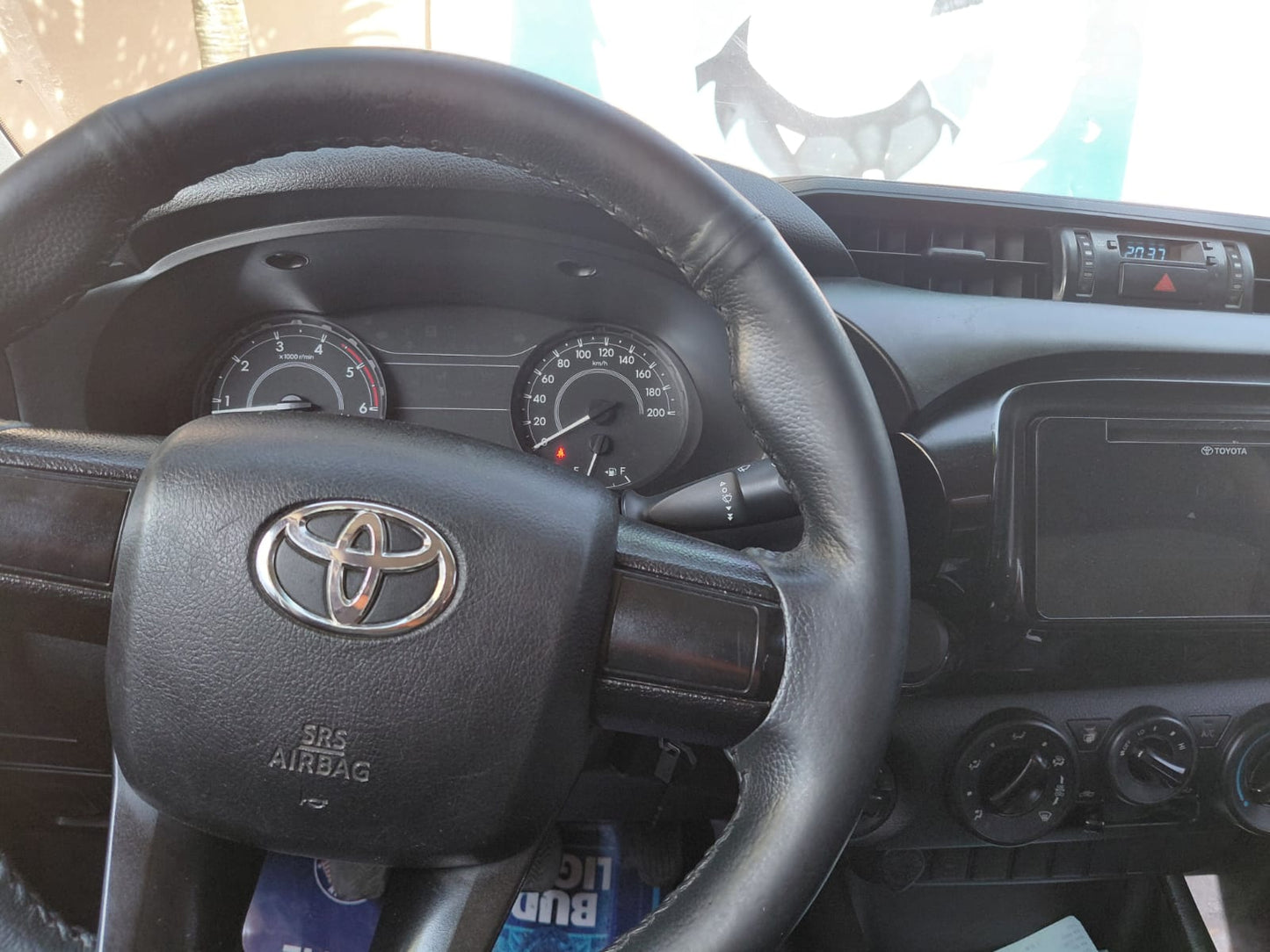 TOYOTA HILUX 2023