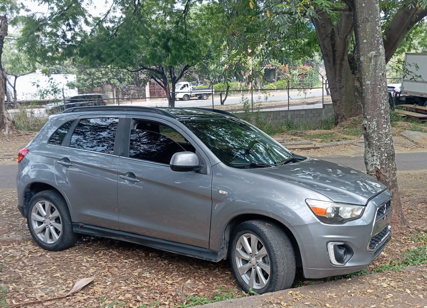 MITSUBISHI OUTLANDER 2015