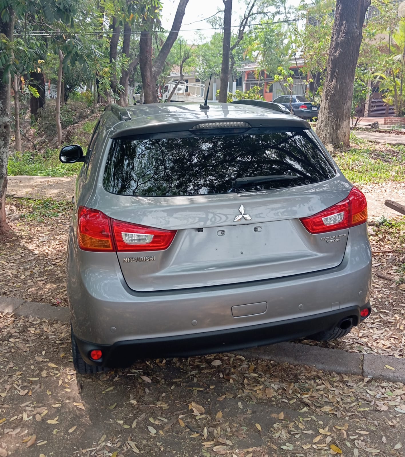 MITSUBISHI OUTLANDER 2015