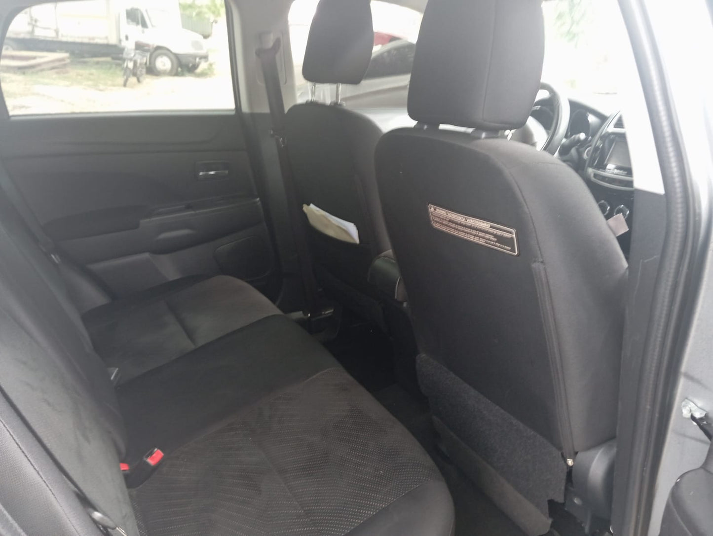 MITSUBISHI OUTLANDER 2015