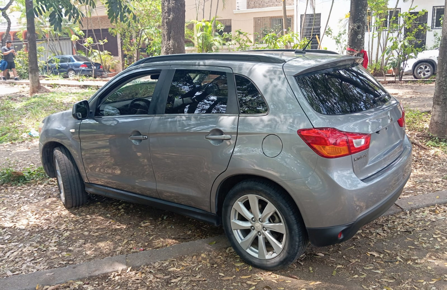 MITSUBISHI OUTLANDER 2015
