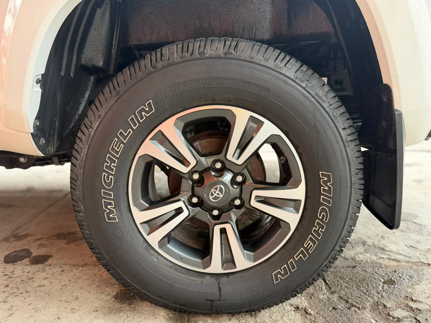 TOYOTA TACOMA 2019