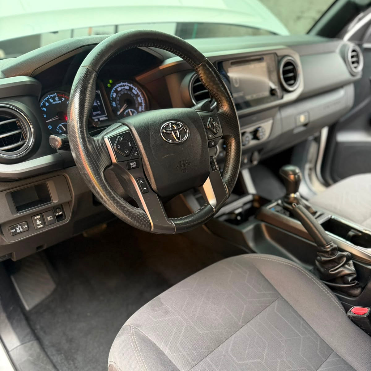 TOYOTA TACOMA 2019