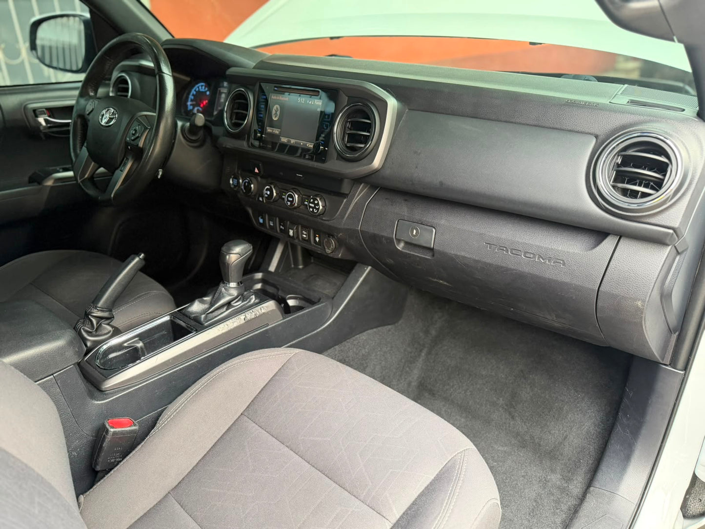 TOYOTA TACOMA 2019