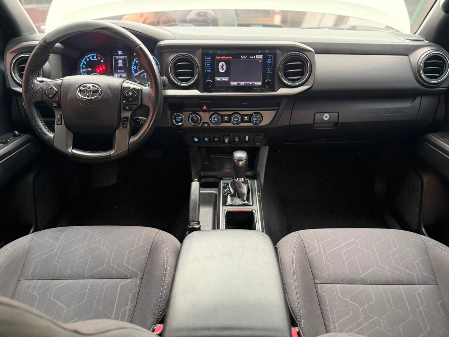 TOYOTA TACOMA 2019
