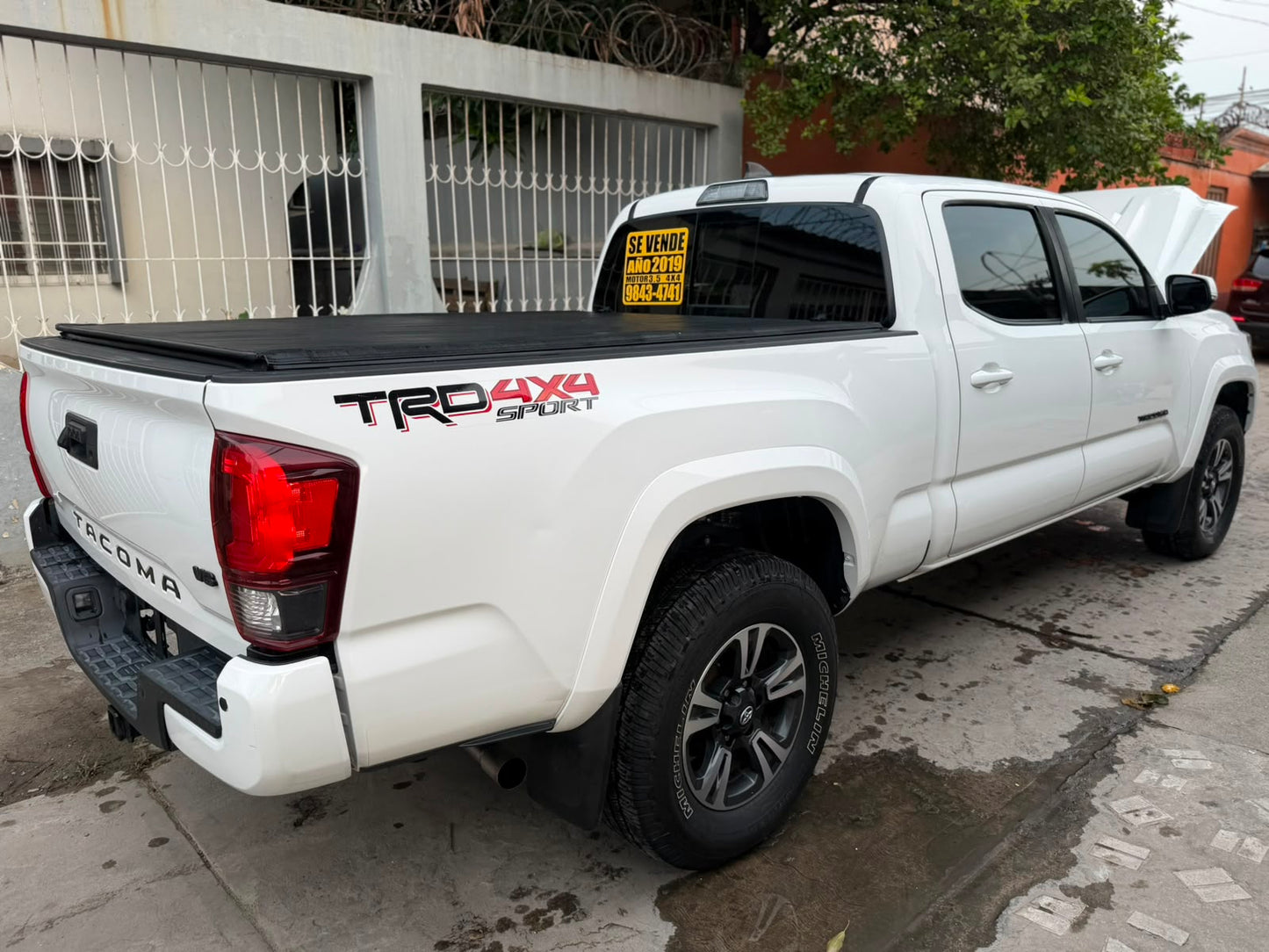TOYOTA TACOMA 2019