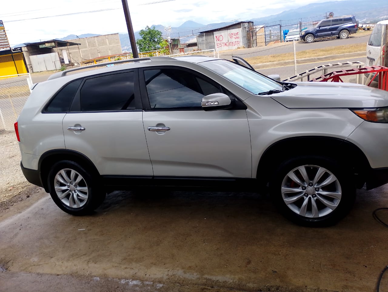KIA SORENTO 2011