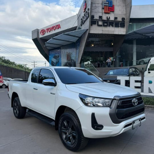TOYOTA HILUX 2026