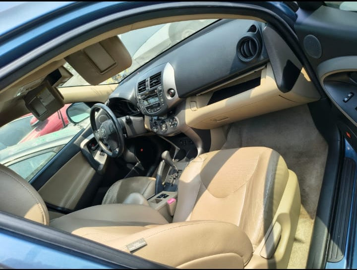TOYOTA RAV4 2010
