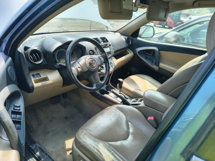 TOYOTA RAV4 2010