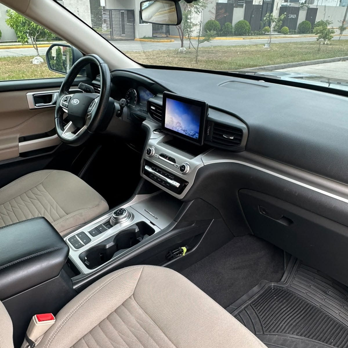 FORD EXPLORER 2021