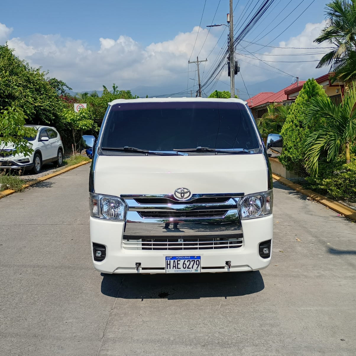 TOYOTA HIACE 2020