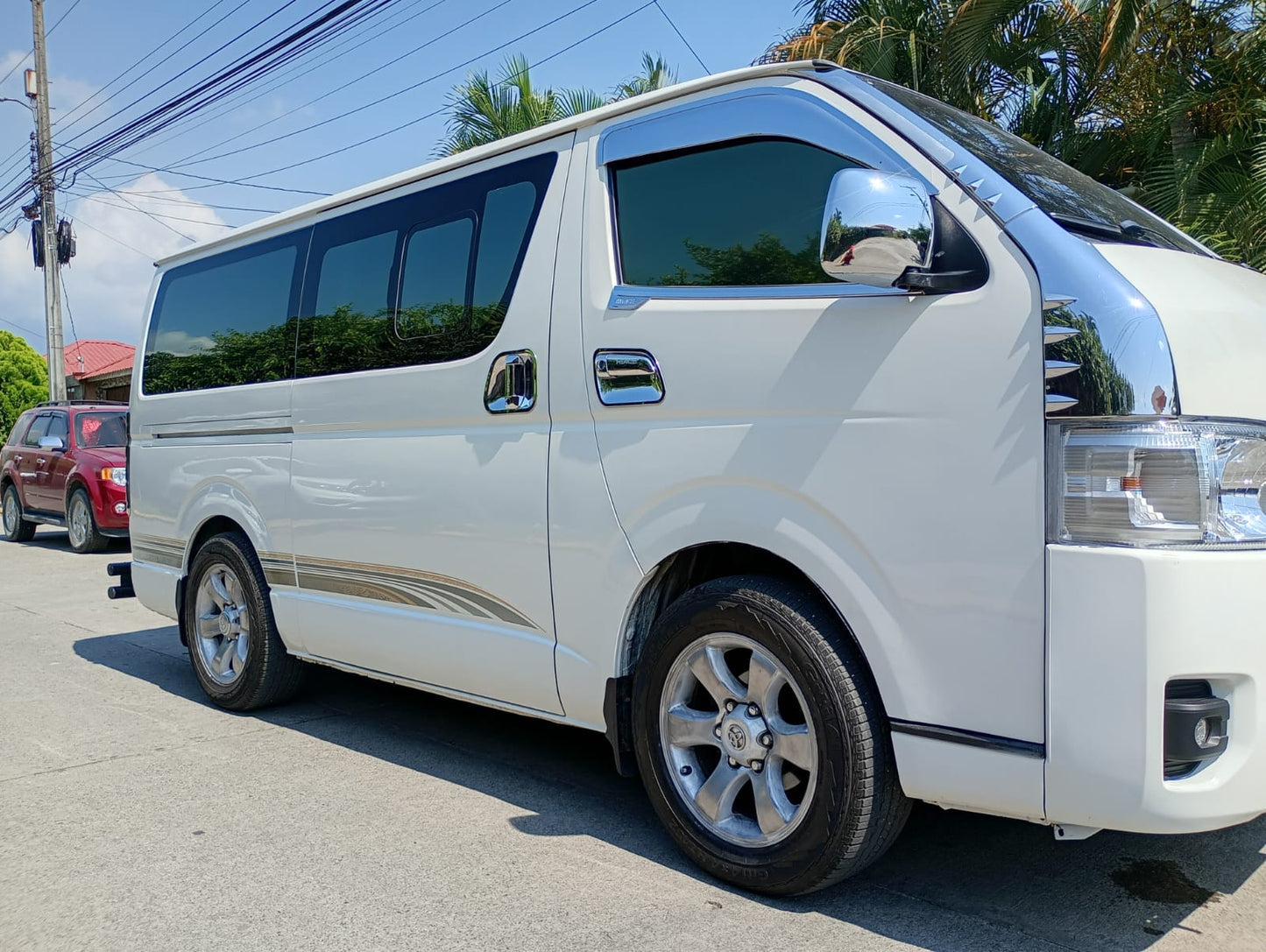TOYOTA HIACE 2020