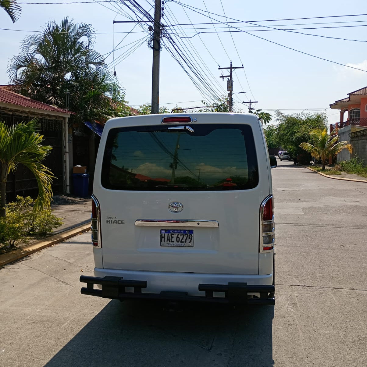 TOYOTA HIACE 2020