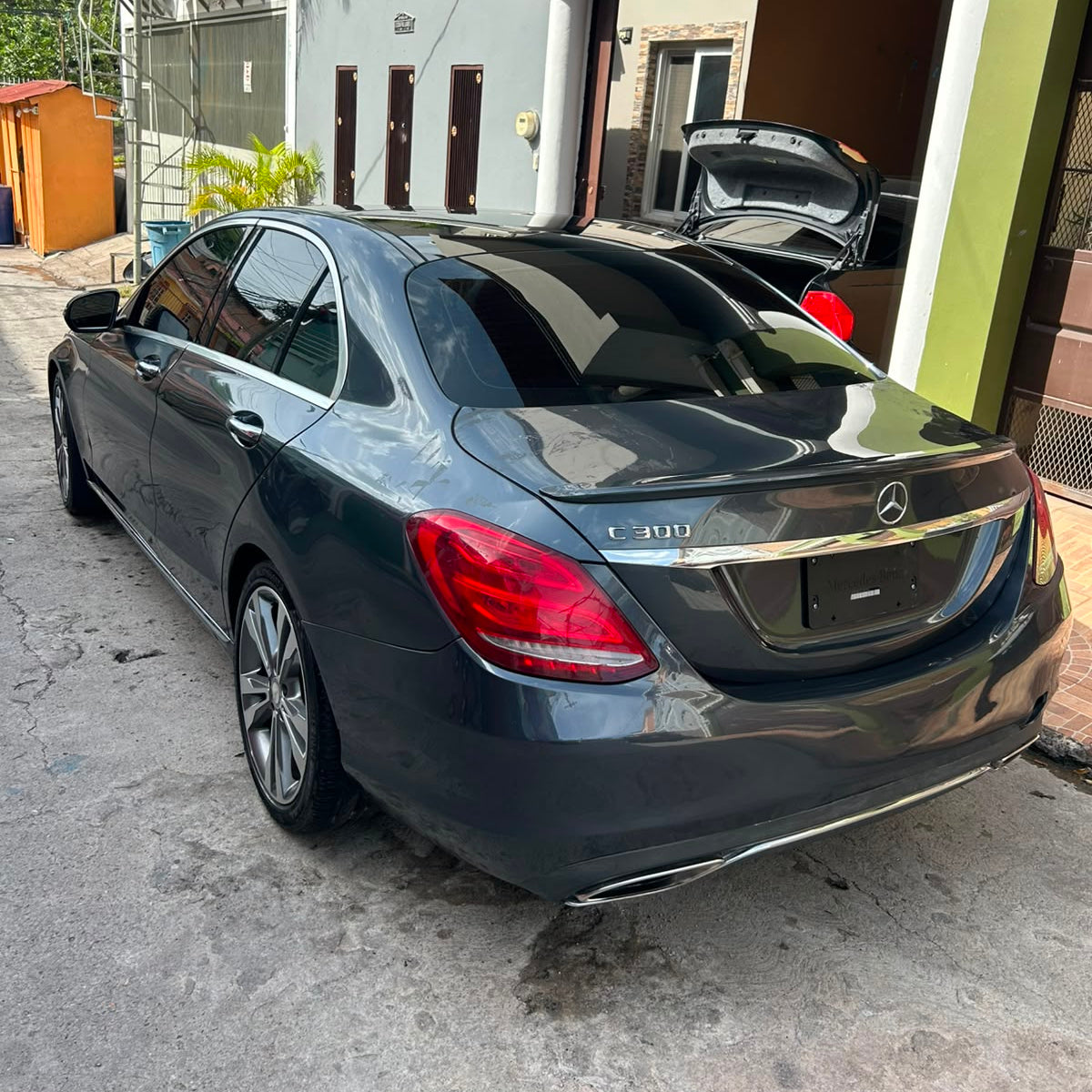 MERCEDES BENZ C300 2016