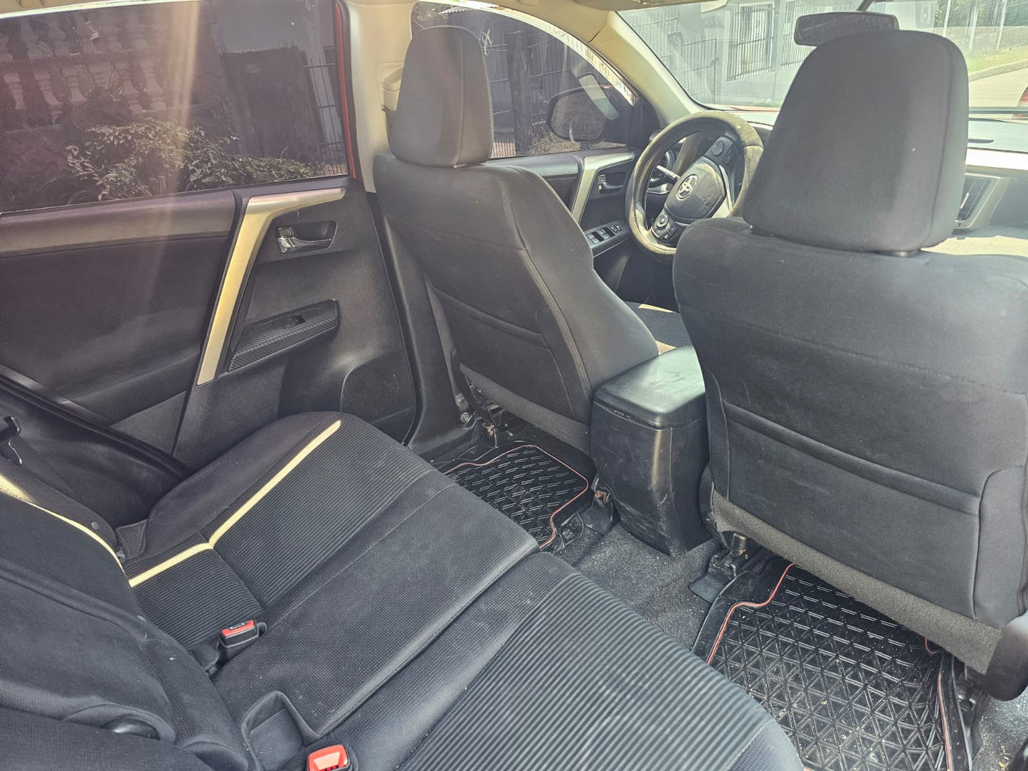 TOYOTA RAV4 2015