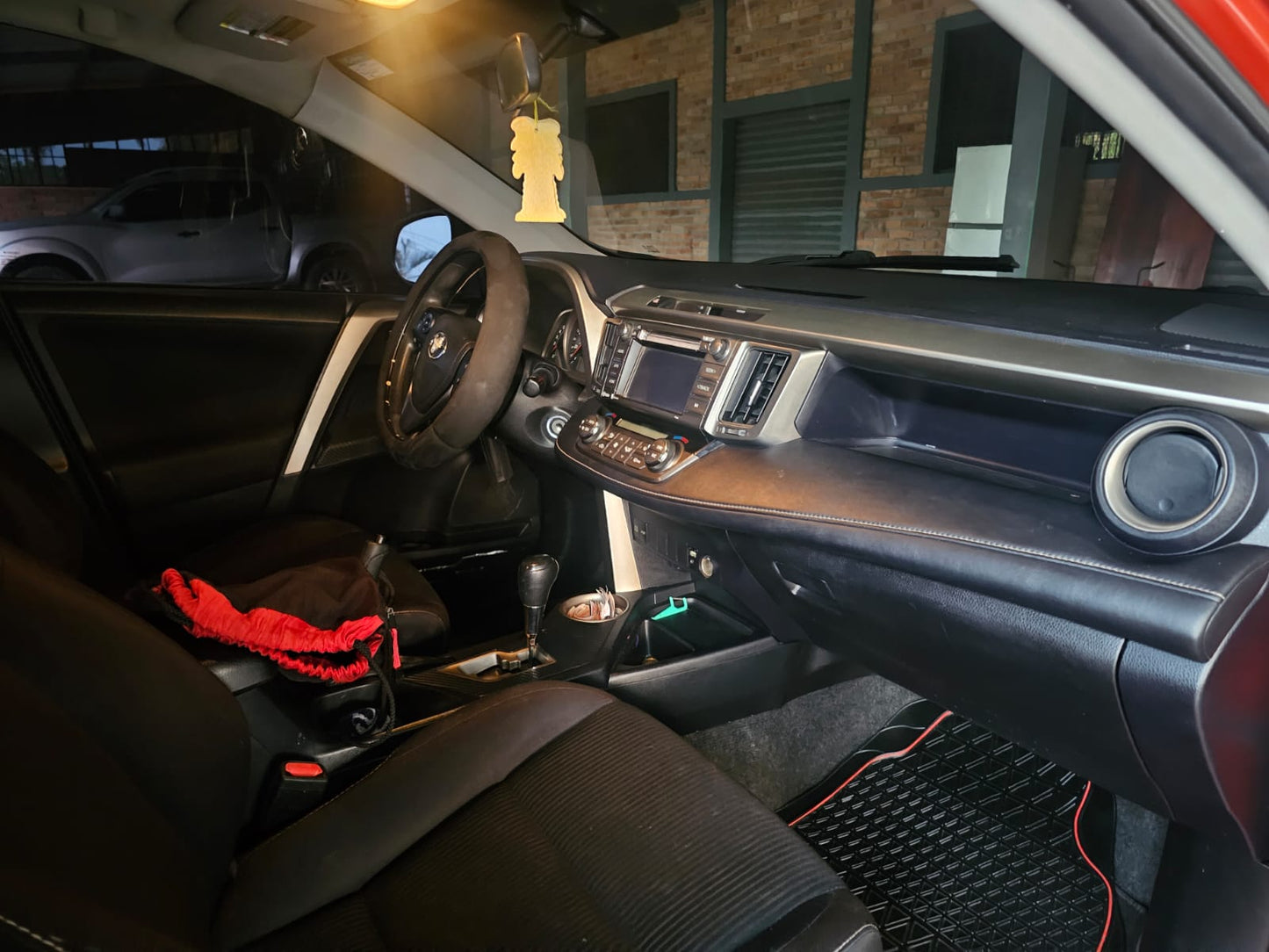 TOYOTA RAV4 2015