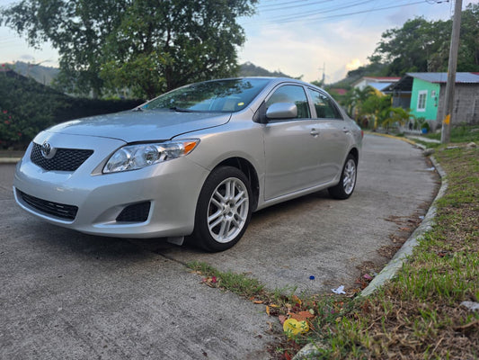 TOYOTA COROLLA 2010