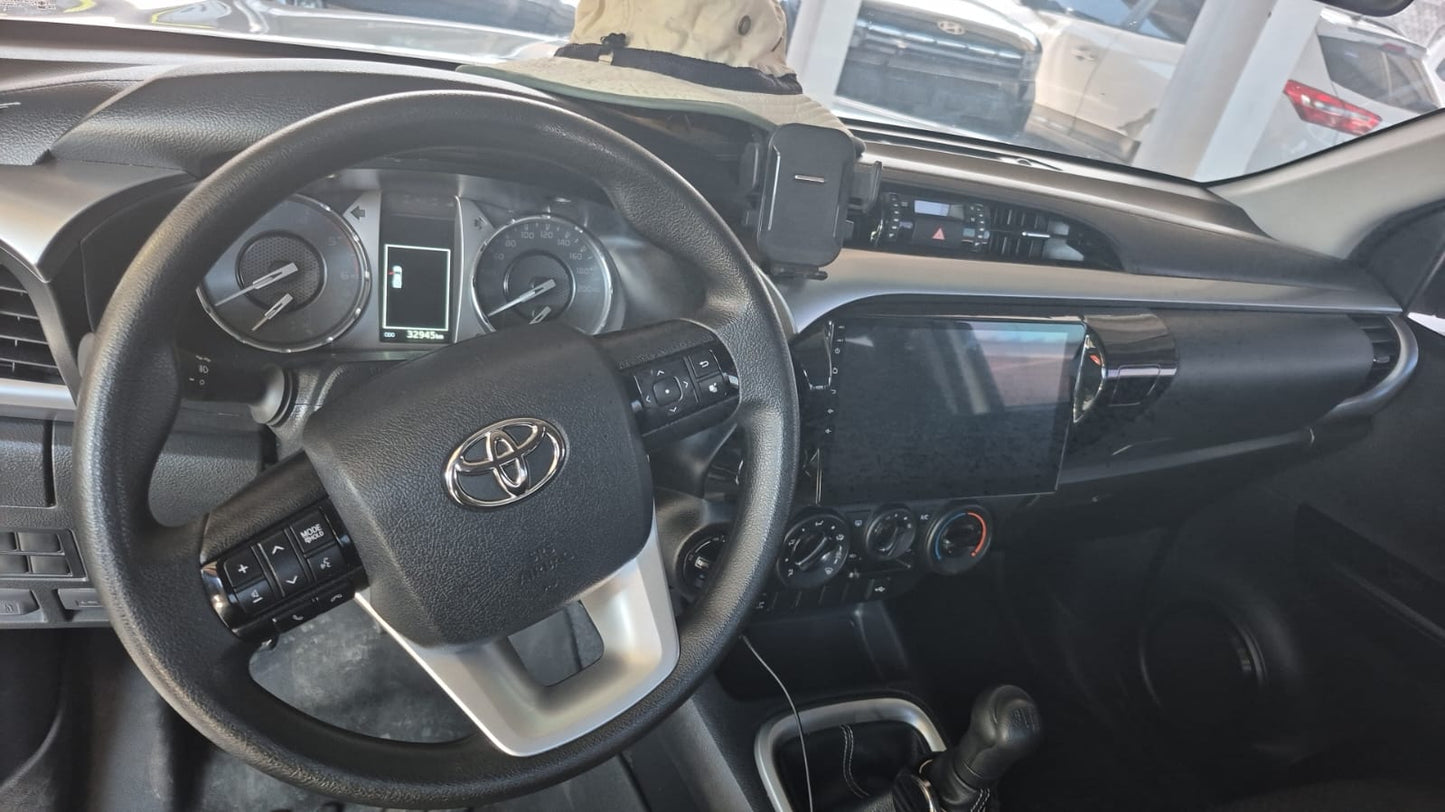TOYOTA HILUX 2025