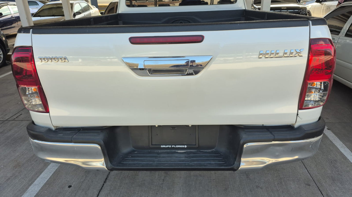 TOYOTA HILUX 2025