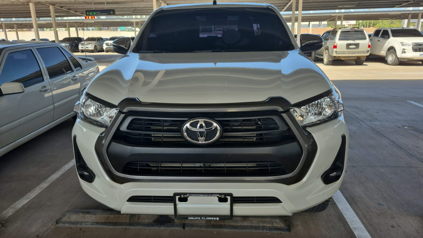 TOYOTA HILUX 2025