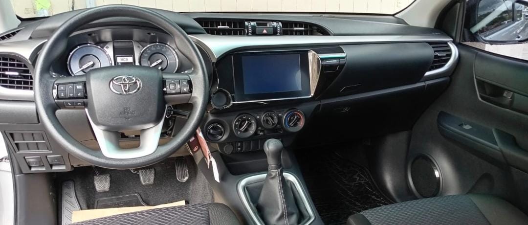 TOYOTA HILUX 2025