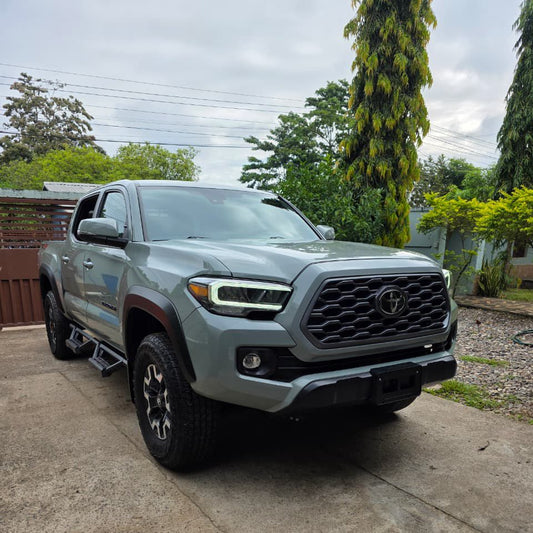 TOYOTA TACOMA 2023