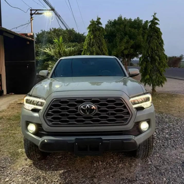TOYOTA TACOMA 2023