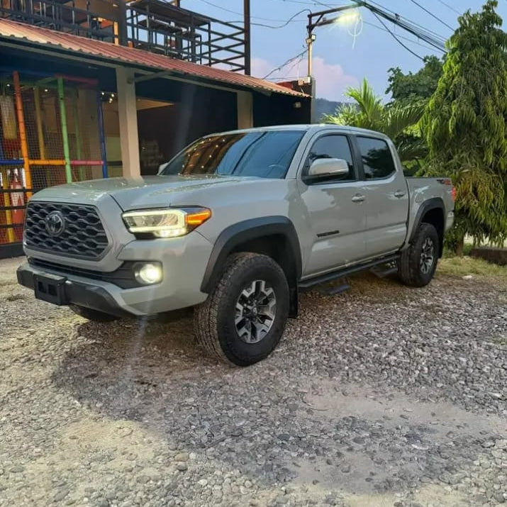 TOYOTA TACOMA 2023