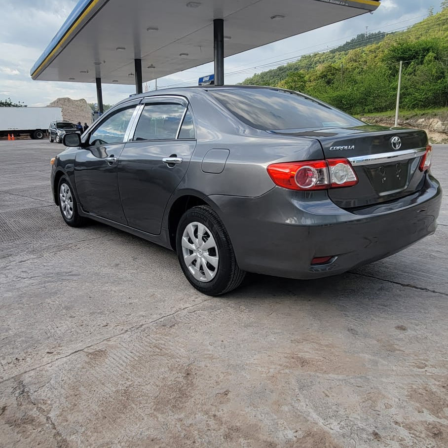 TOYOTA COROLLA 2012