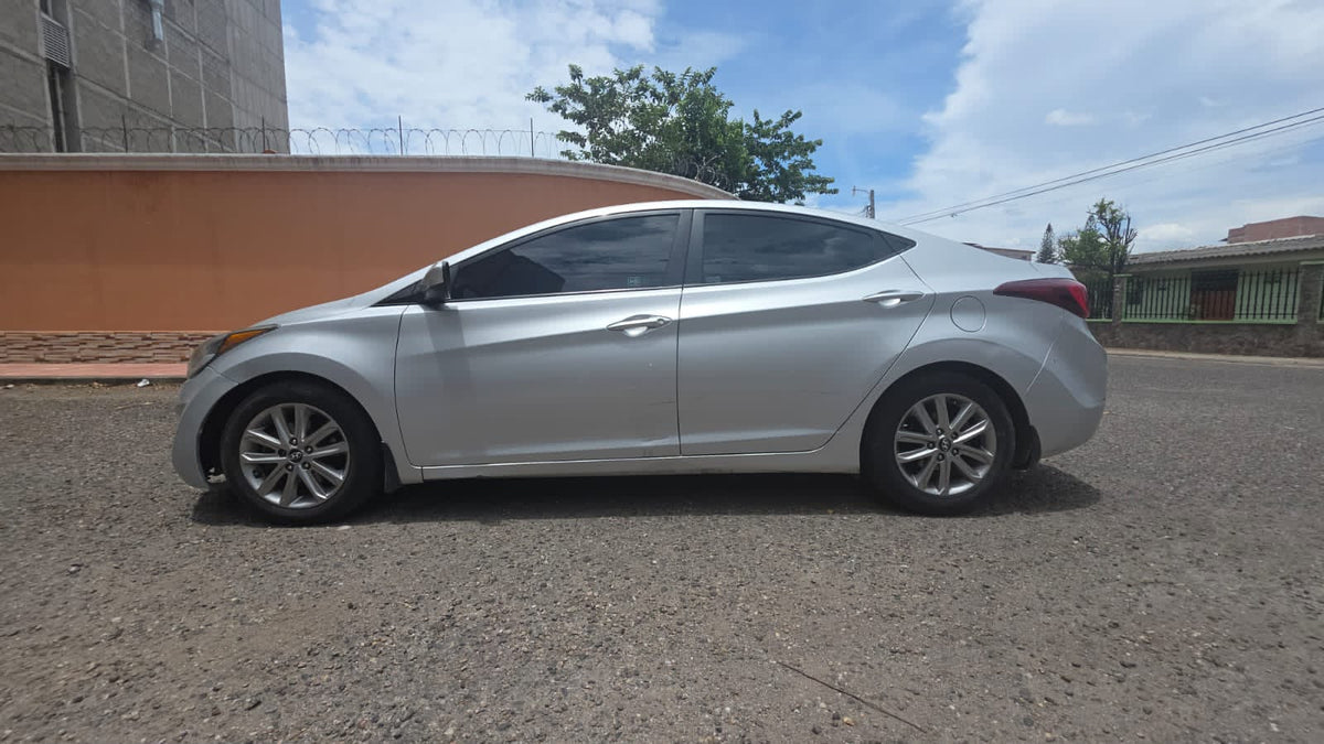 HYUNDAI ELANTRA 2015