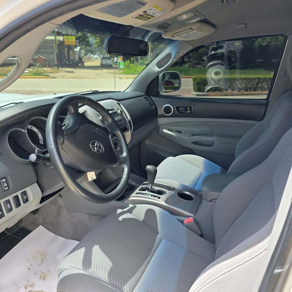 TOYOTA TACOMA 2011
