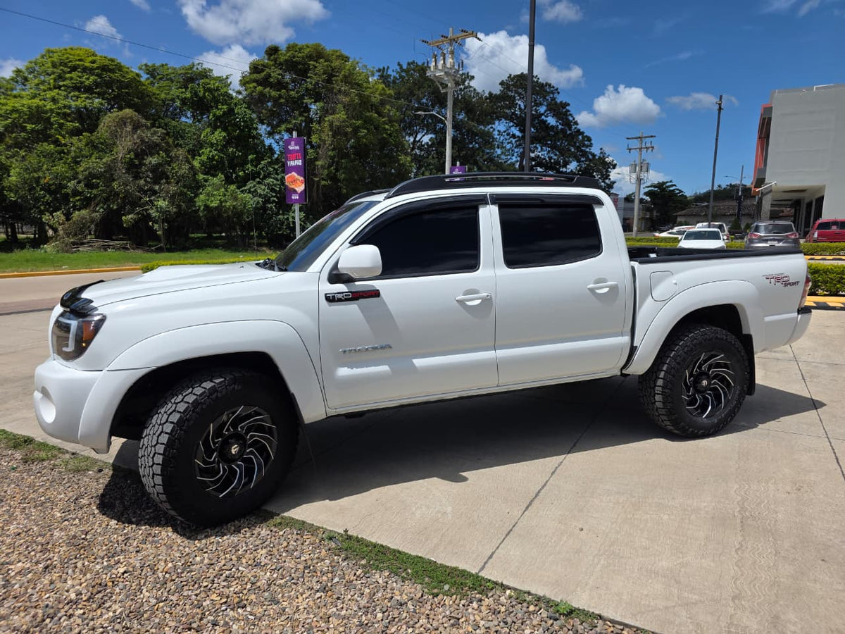 TOYOTA TACOMA 2011