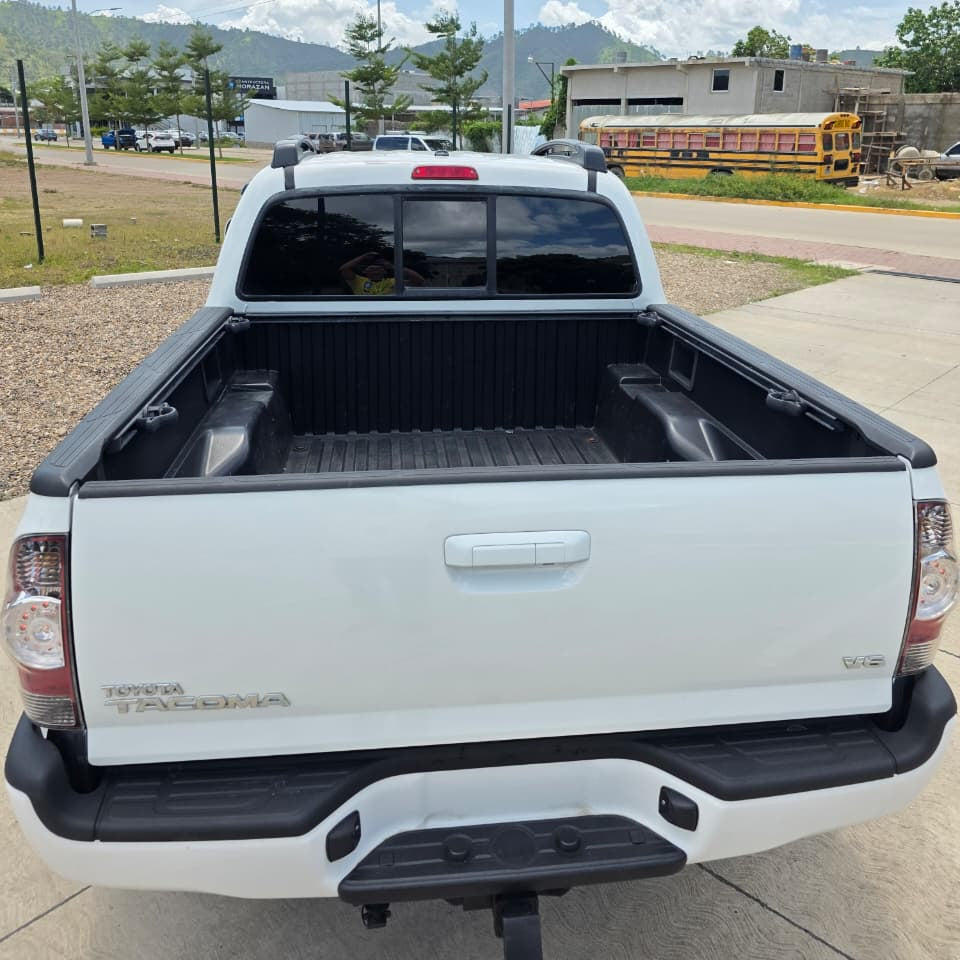 TOYOTA TACOMA 2011