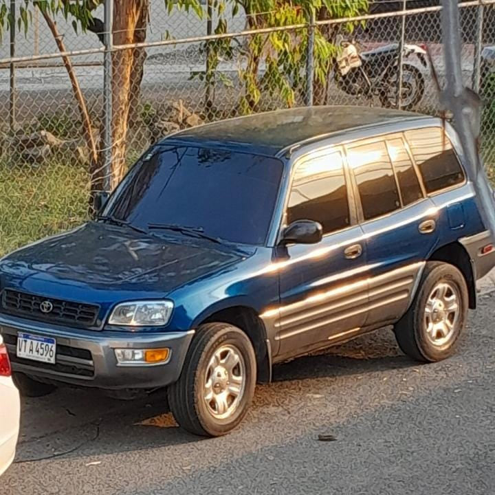 TOYOTA RAV4 2000