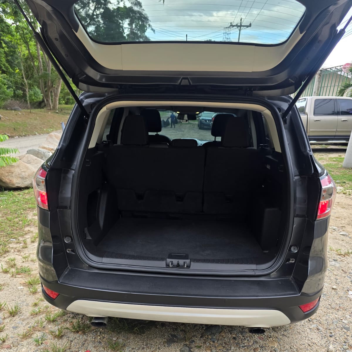 FORD ESCAPE 2017