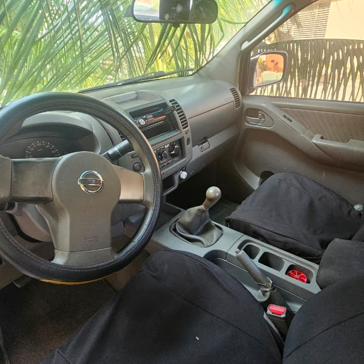 NISSAN NAVARA 2009