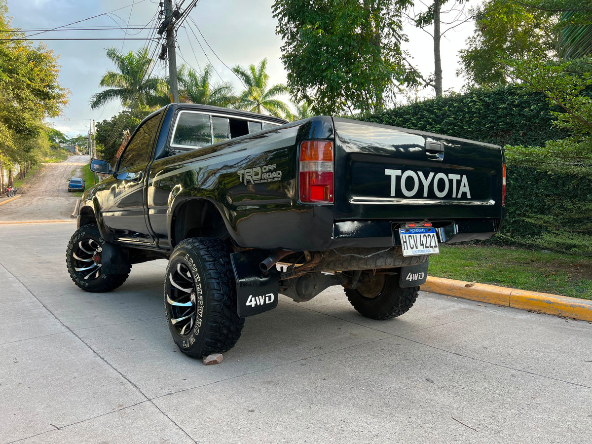 TOYOTA HILUX 22R 1992