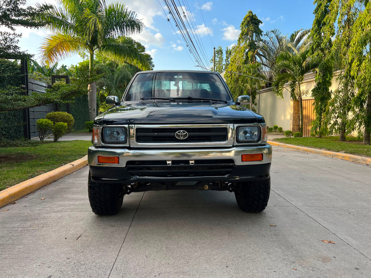 TOYOTA HILUX 22R 1992