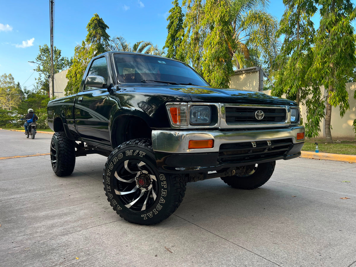 TOYOTA HILUX 22R 1992