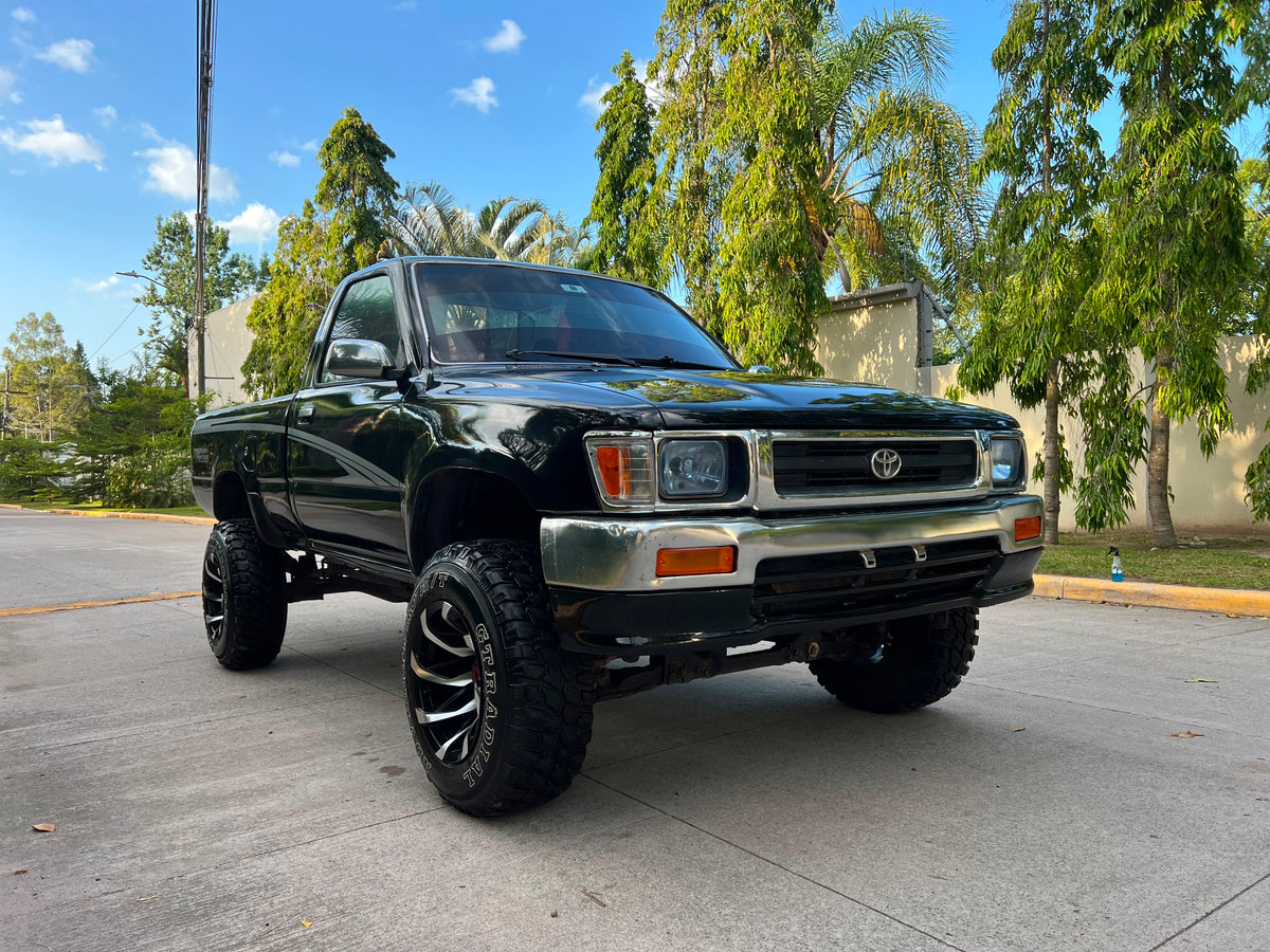 TOYOTA HILUX 22R 1992