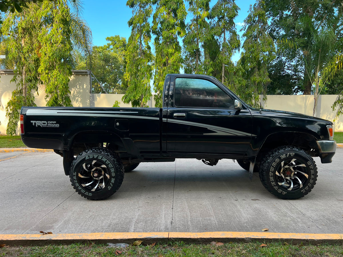 TOYOTA HILUX 22R 1992