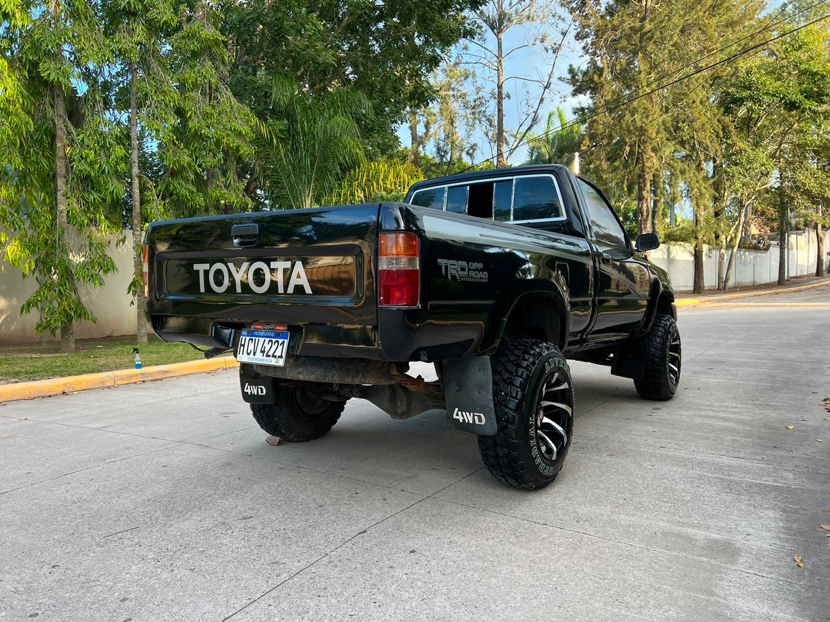 TOYOTA HILUX 22R 1992