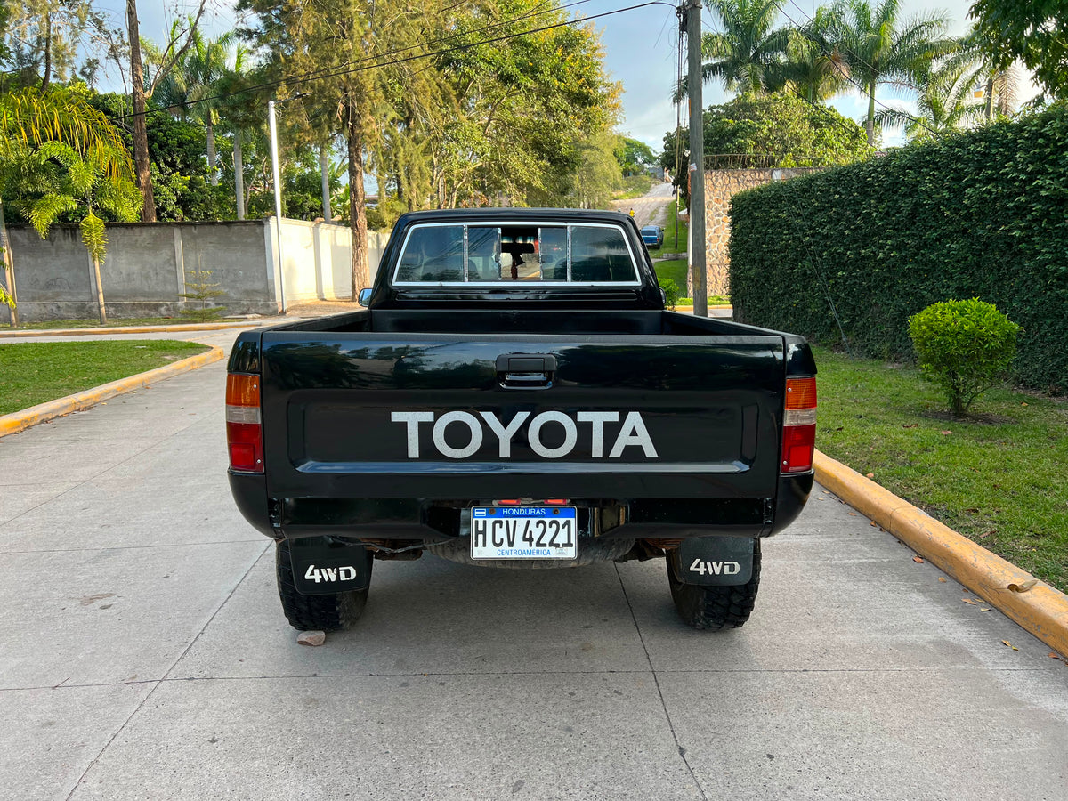 TOYOTA HILUX 22R 1992