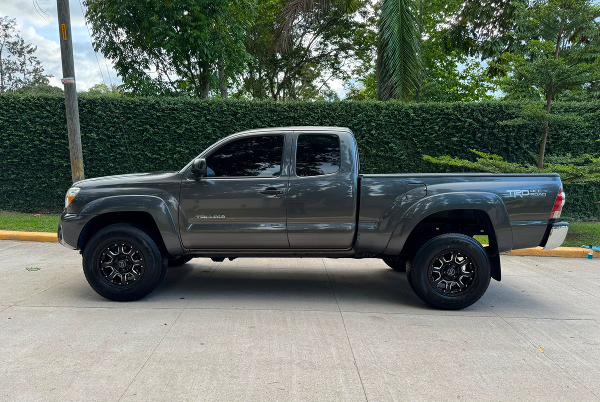 TOYOTA TACOMA 2013