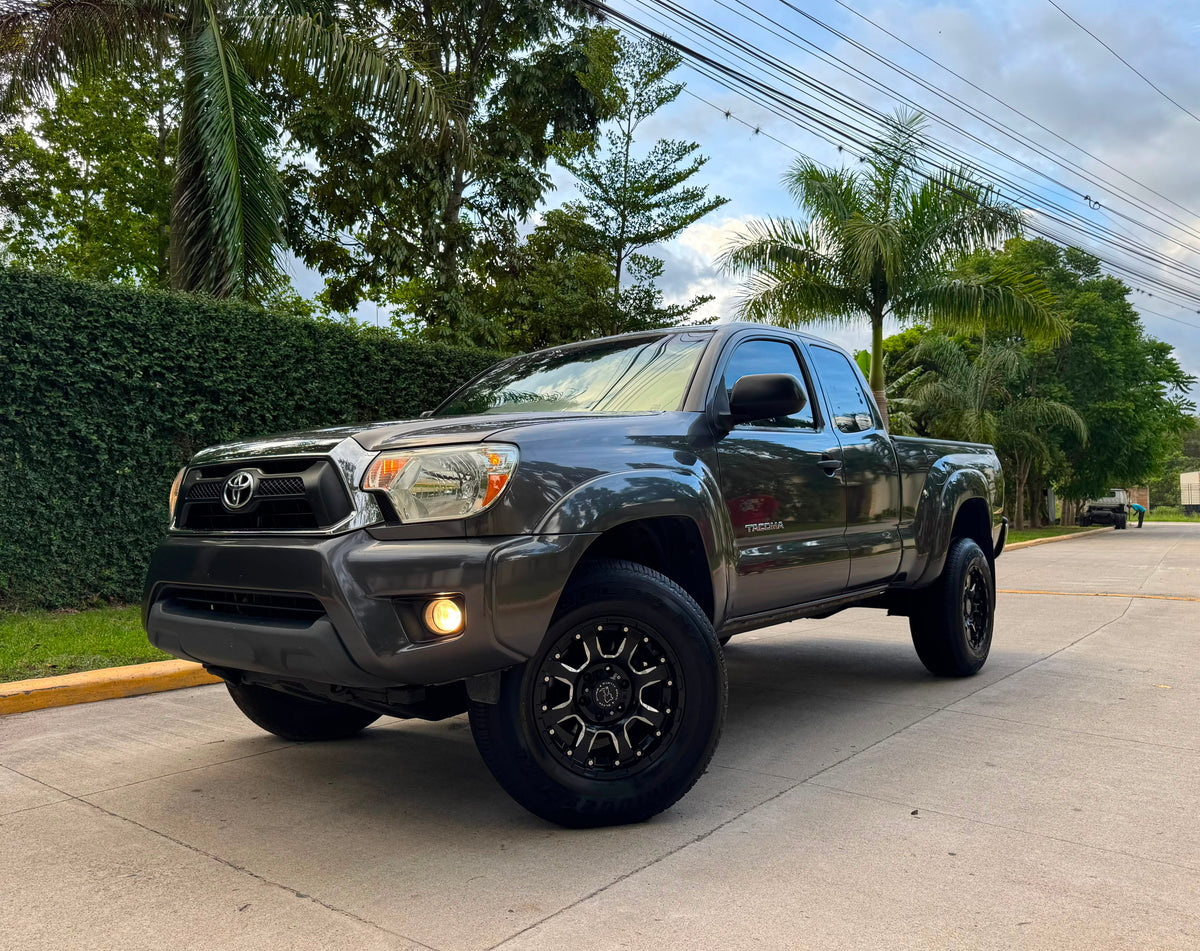 TOYOTA TACOMA 2013