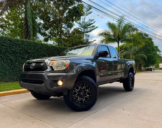 TOYOTA TACOMA 2013
