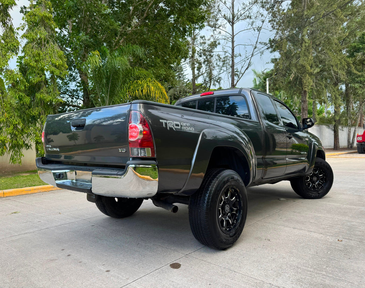 TOYOTA TACOMA 2013