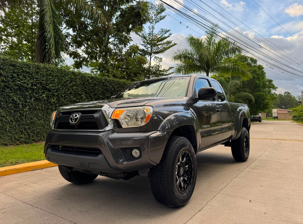 TOYOTA TACOMA 2013